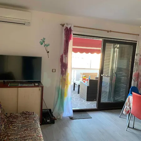 Apartman Near In Malinska - 51542 Porat (Krk)