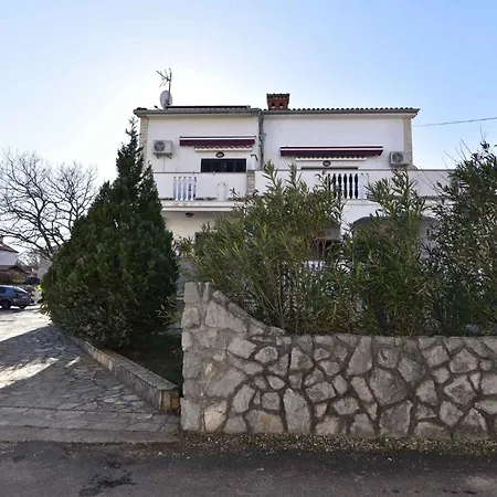 Near In Malinska - 51542